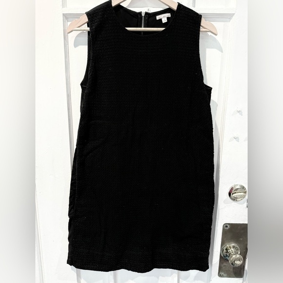 GAP Dresses & Skirts - GAP Black Sleeveless Mini Dress